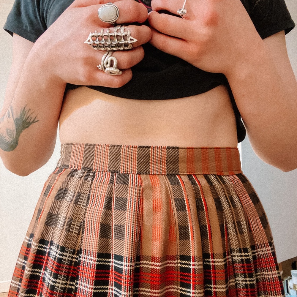 Vintage plaid school girl midi skirt. Size xs